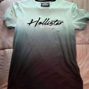 Hollister tee